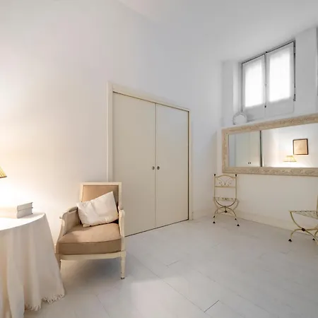Apartmán Center Luxury - Duomo 5 Min - Wifi *